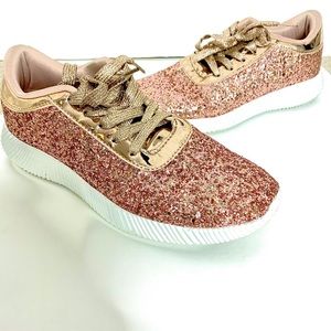 Gorgeous size 9 rose gold glitter athletic shoe